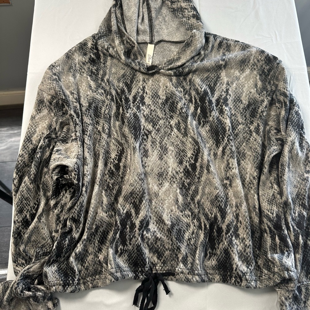 Elan Gray and Black Patterned Hoodie